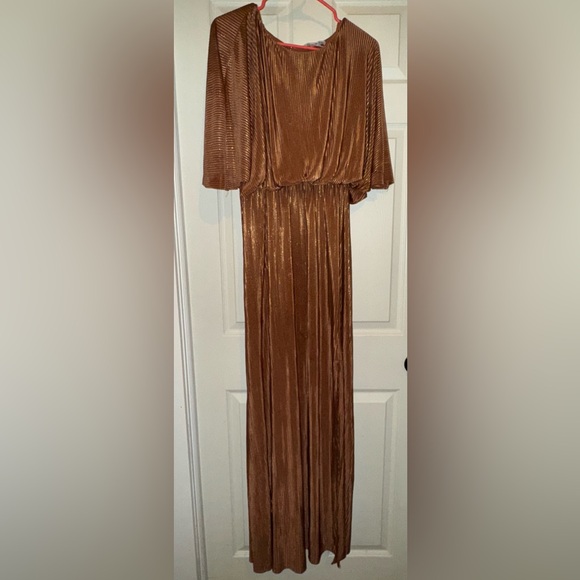 Beautiful Dress *Baltic Born Lookalike* - Picture 1 of 4
